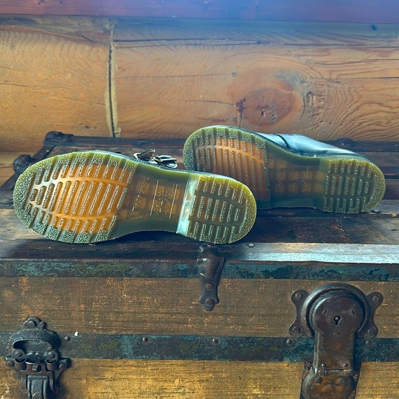 Doc Martin, Mary Jane’s - Picture 4 of 9